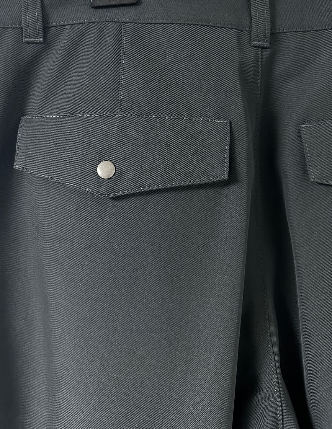 [COS 코스] 남성 원턱 와이드 테이퍼드 팬츠 / 카키 그레이 새상품 상품이미지4