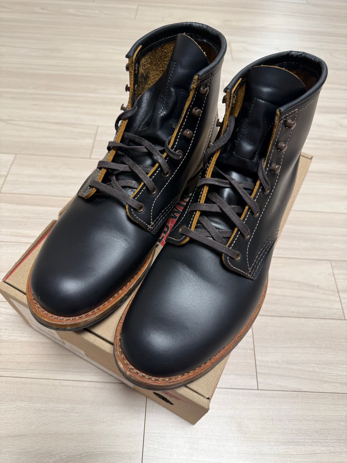 레드윙 벡맨 플랫박스 9060  275 상품이미지2