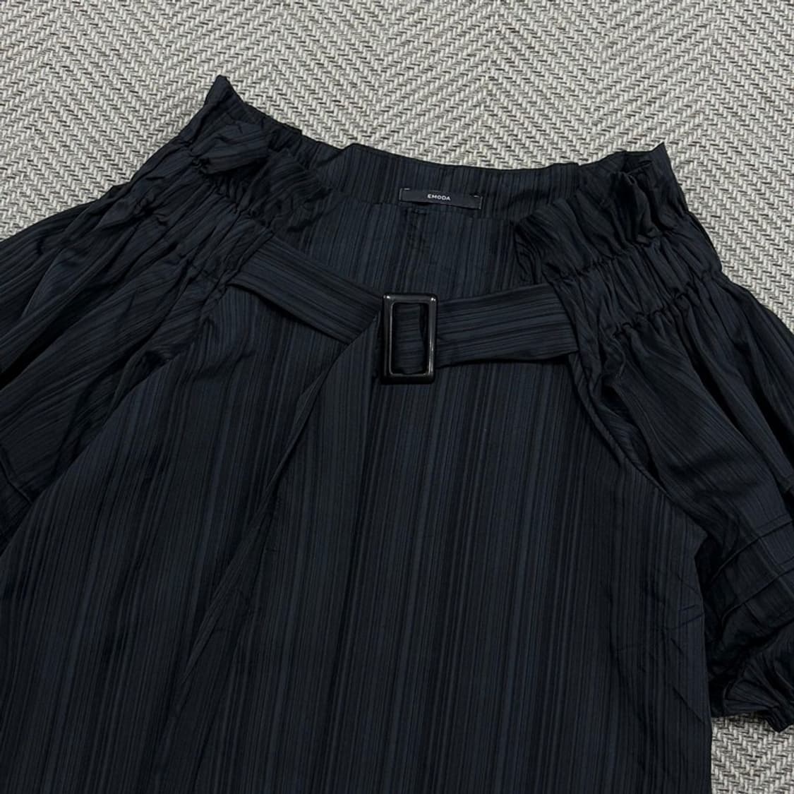 에모다 플리츠 블라우스 v3211 상품이미지3