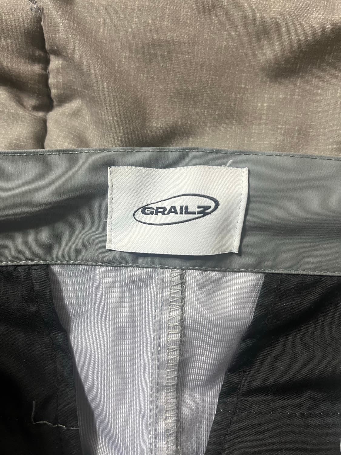 그레일즈 핀턱 나일론 팬츠 1사이즈 상품이미지3