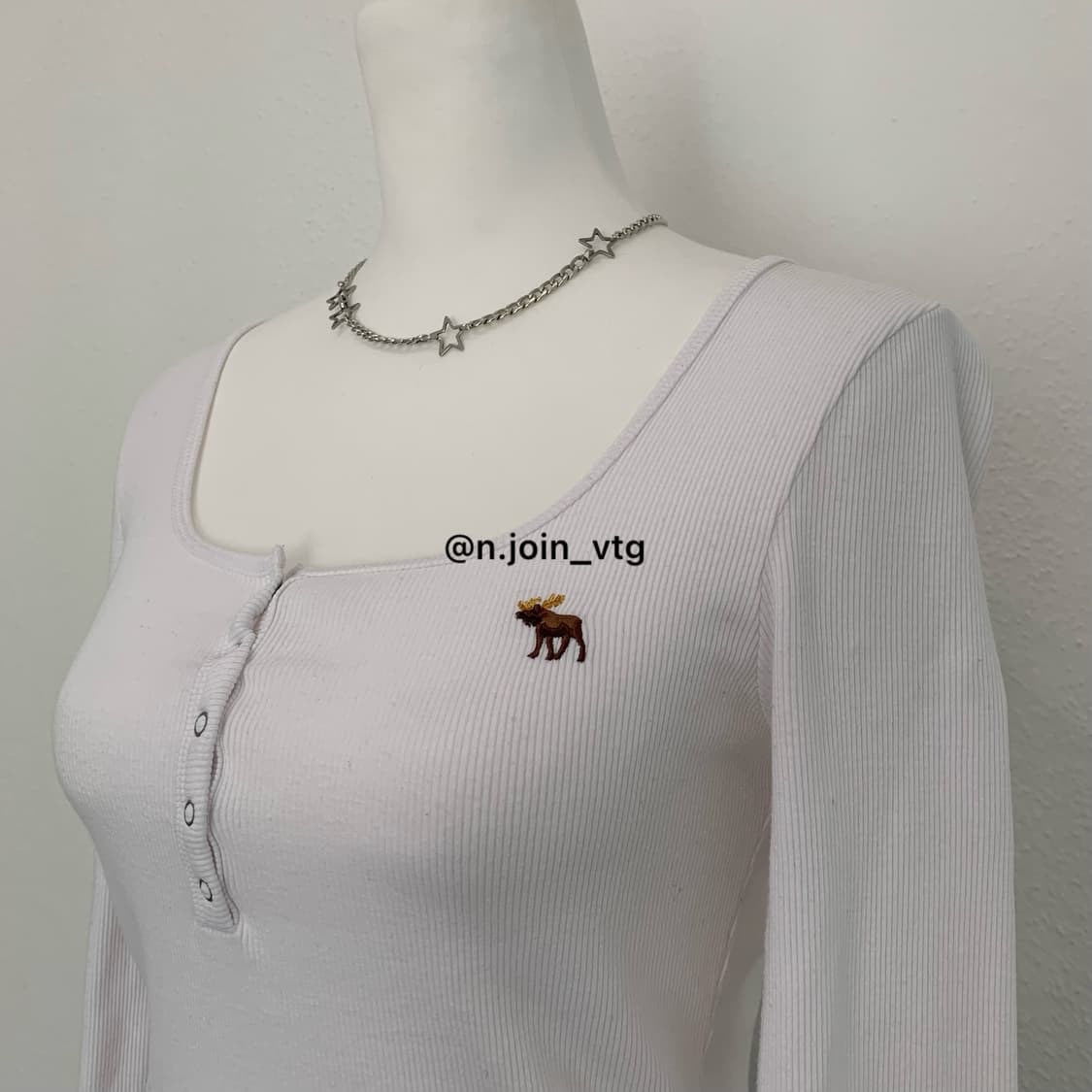 아베크롬비 헨리넥 화이트 롱슬리브 상품이미지2