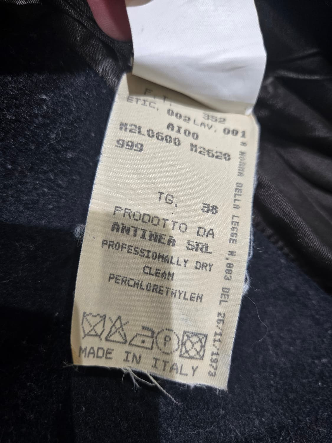 엠포리오 아르마니 블랙 벨트 롱 코트 상품이미지6