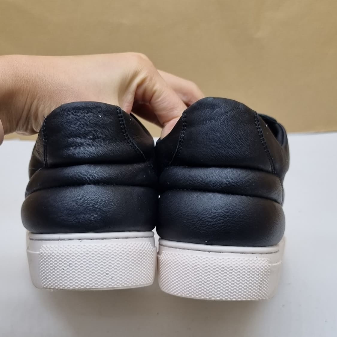 슈콤마보니 가죽스니커즈38 250. 상품이미지4