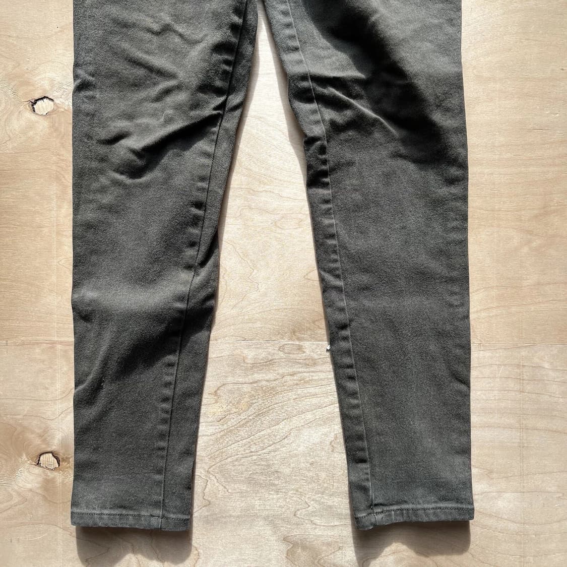 리바이스 빈티지 10912 슬림 핏 테이퍼드 레그 오렌지 탭 블랙 진 상품이미지4