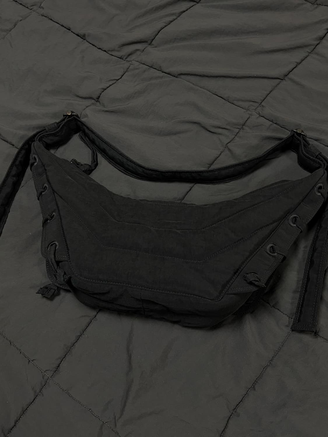 르메르 소프트 게임 백 나일론 캔버스 블랙 스몰 상품이미지1