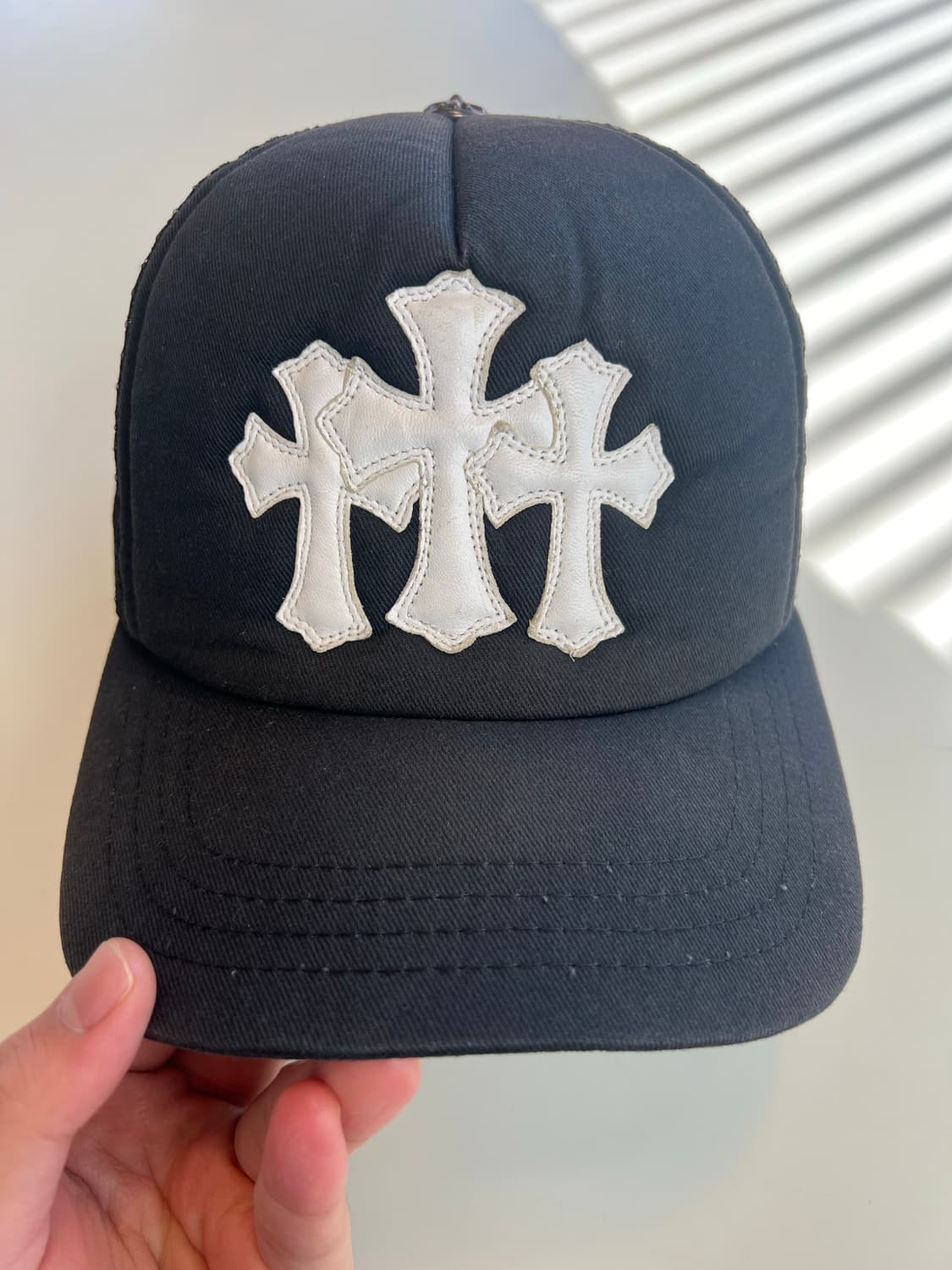 크롬하츠 레더 패치 세메터리 매쉬캡 상품이미지1