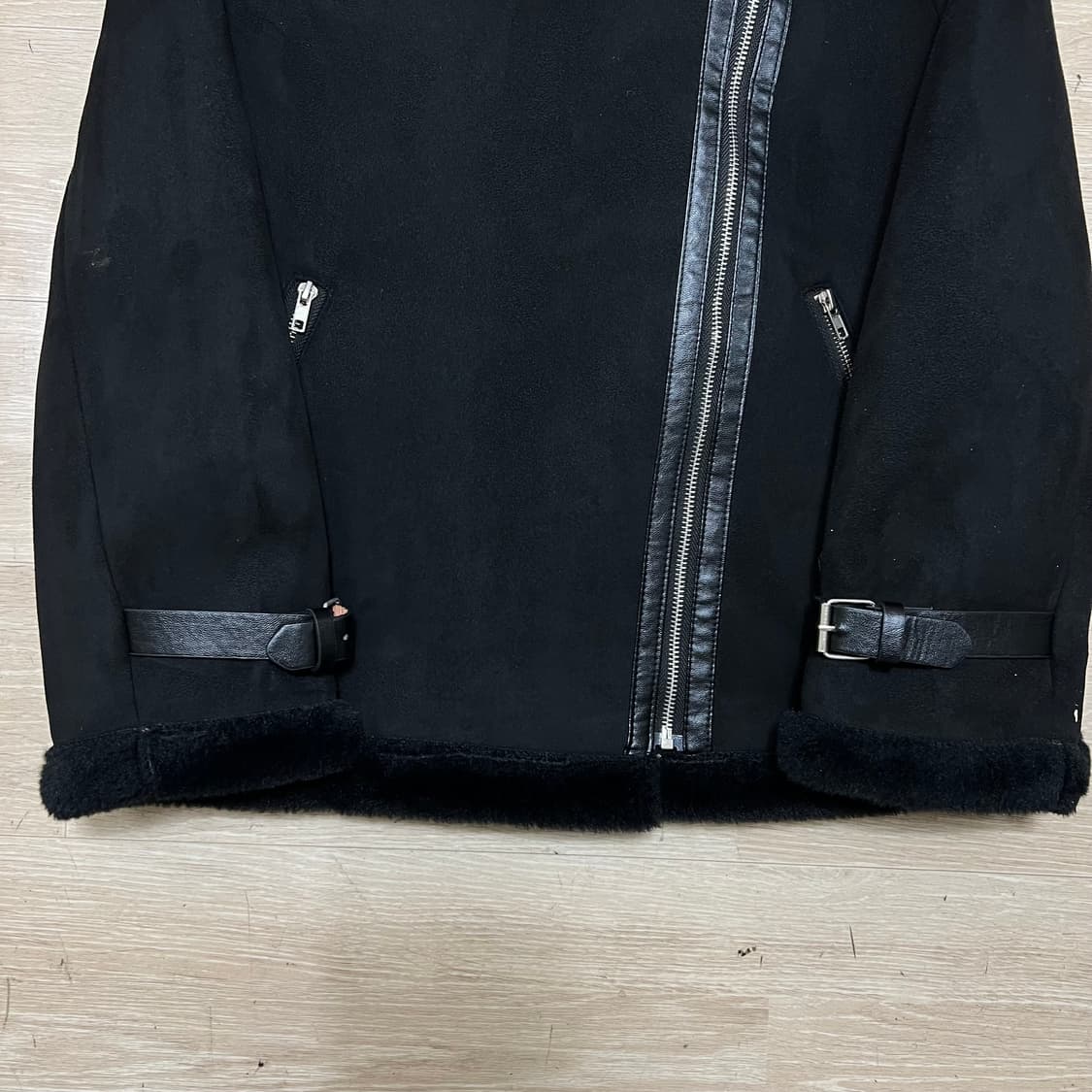 여성 넥 비죠 스트랩 스웨이드 무스탕 자켓 [블랙] FREE 상품이미지3