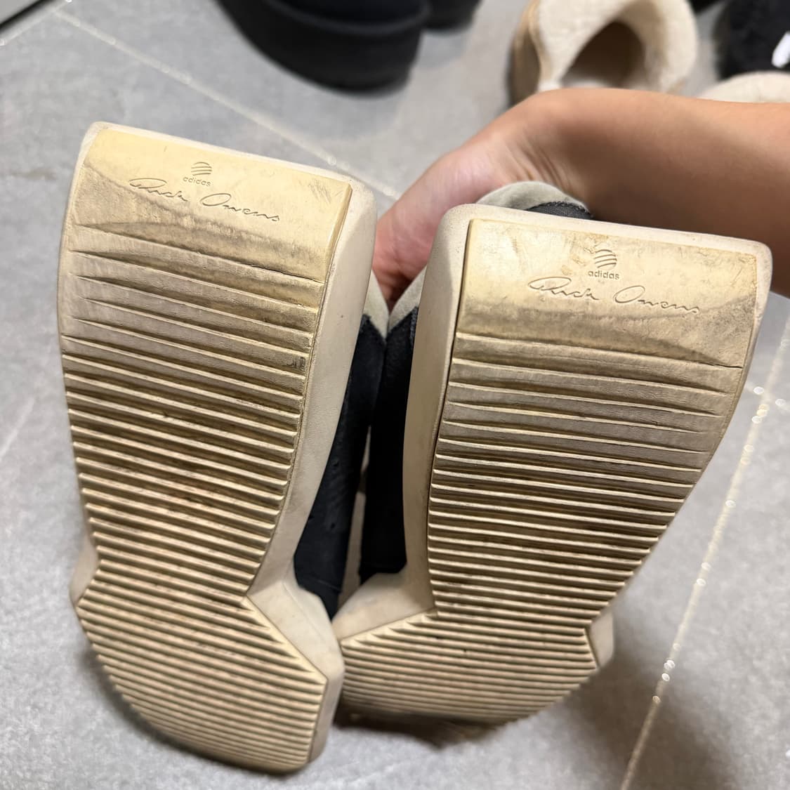 릭디다스 240 상품이미지3