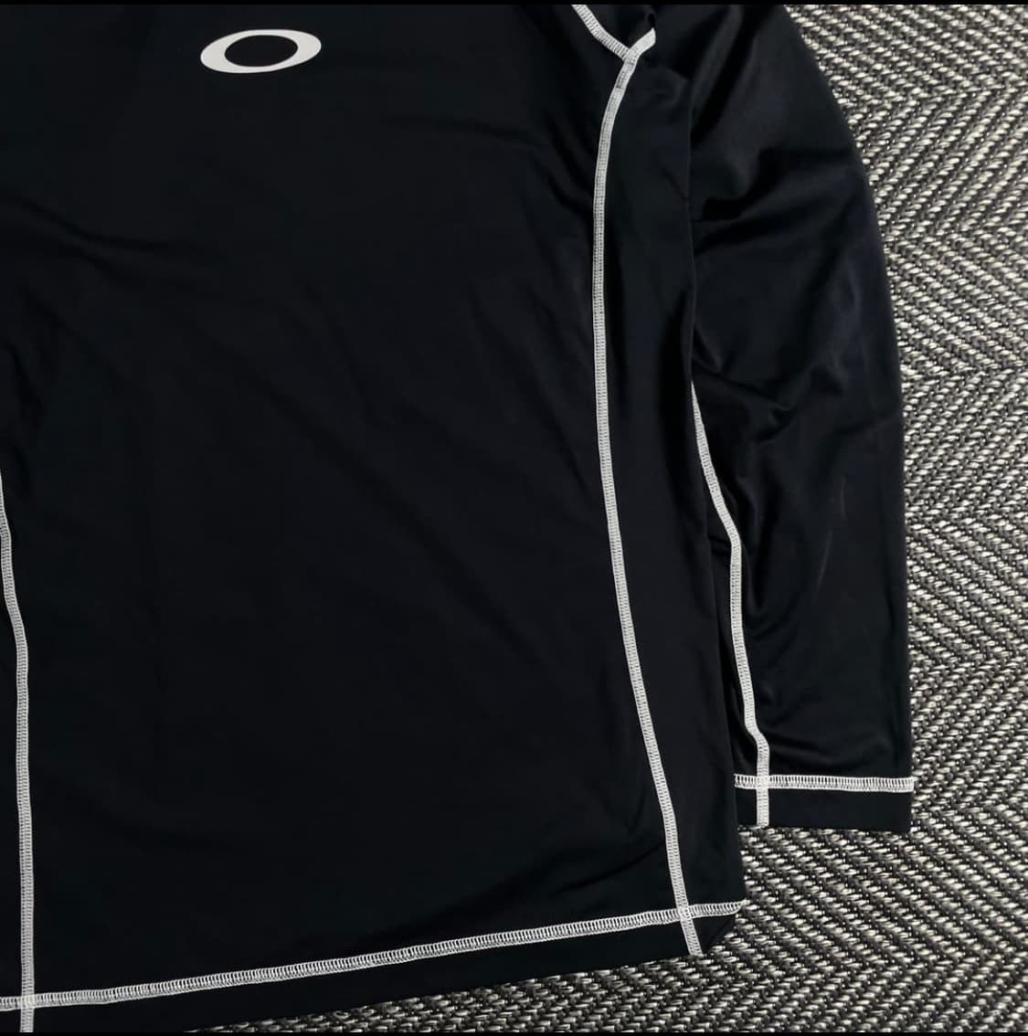 오클리 아이콘로고 스티치 디테일 트레이닝 탑o 2922 상품이미지2