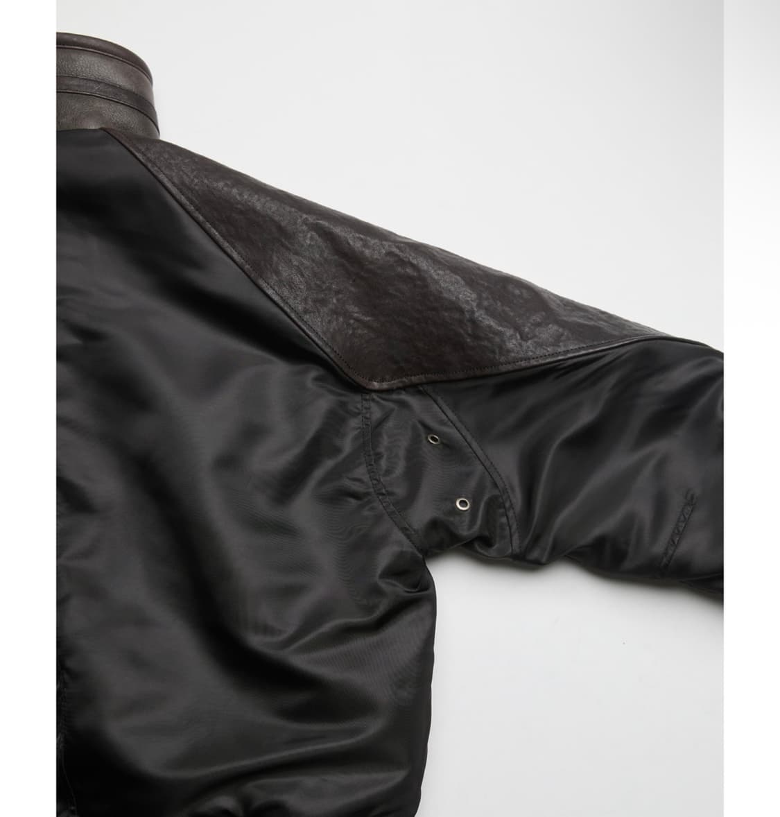 [새상품] M 쿠어 하이넥 시어링 믹스드 MA-1 점퍼 다크브라운 상품이미지3