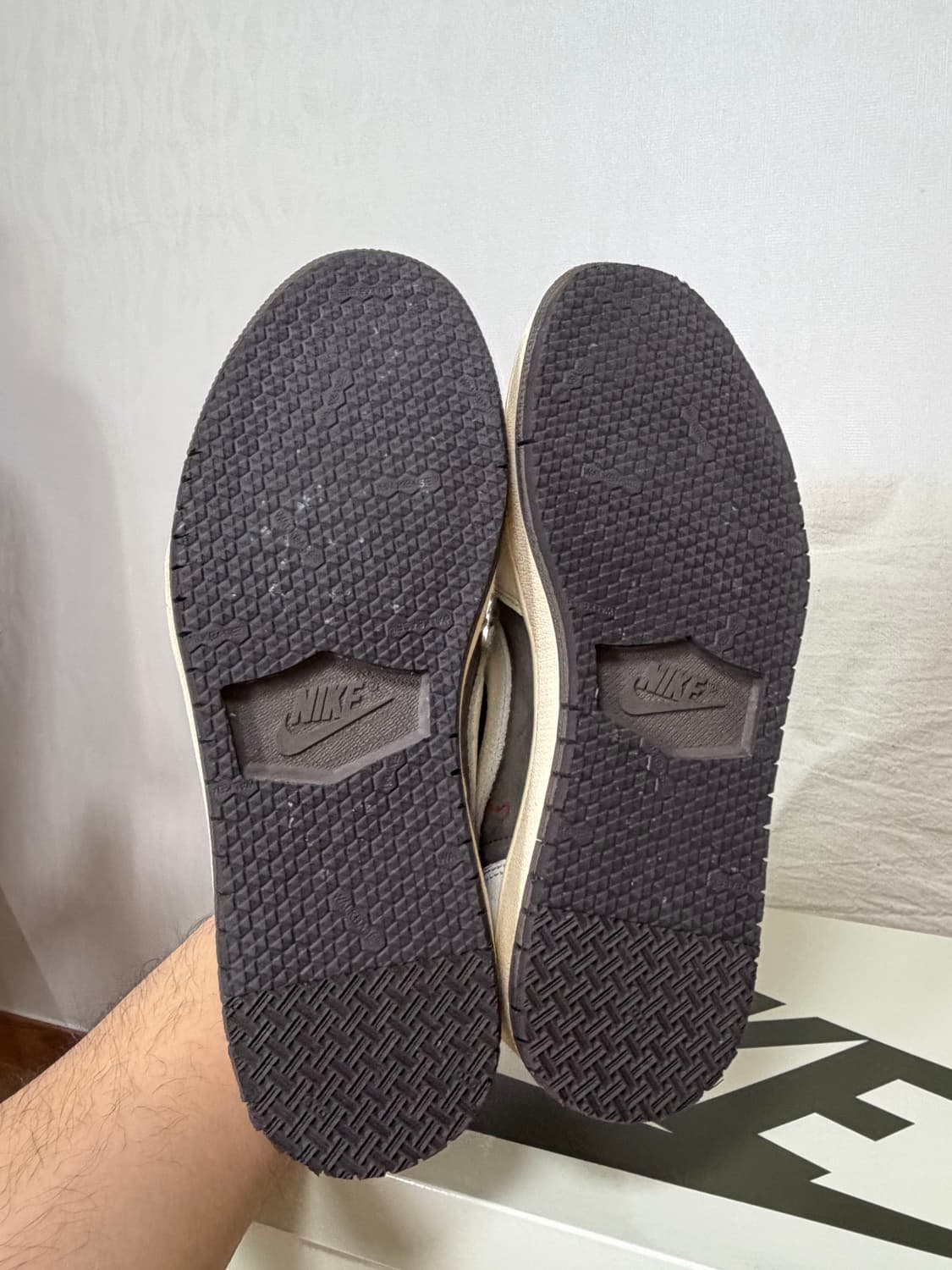 나이키 조던1로우 트래비스스캇 리버스모카 상품이미지6