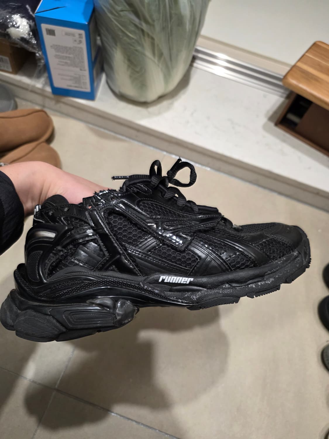 발렌시아가 뉴러너 올블랙 40  상품이미지4