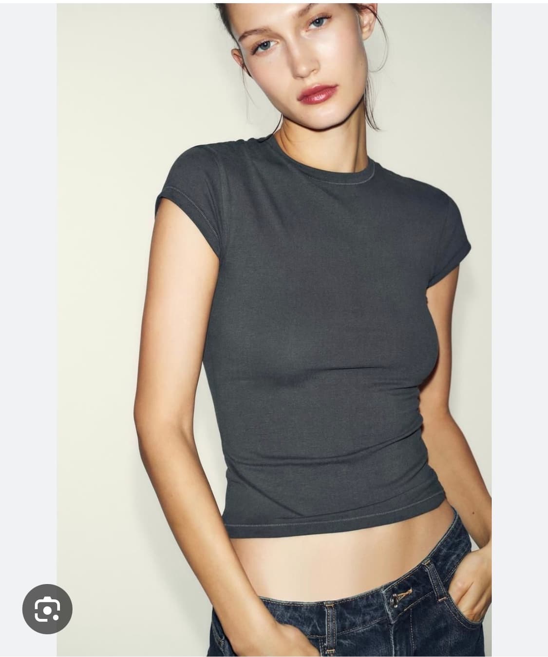 자라 슬림핏 반소매 티셔츠 차콜 구해요 상품이미지1