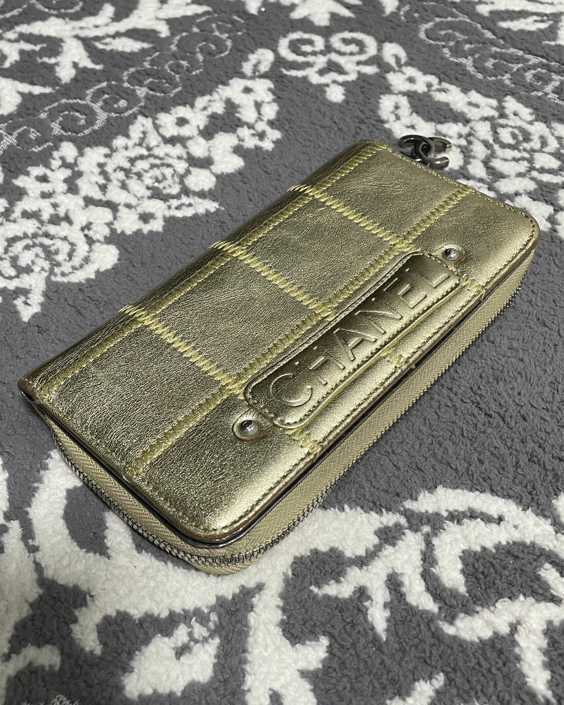 Chanel Gold Zip Wallet 상품이미지4