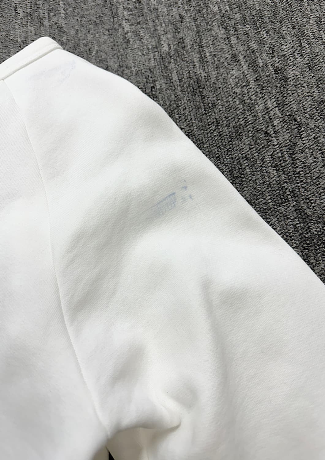 아네스베 x 까르네볼렌테 기모 맨투맨  상품이미지3