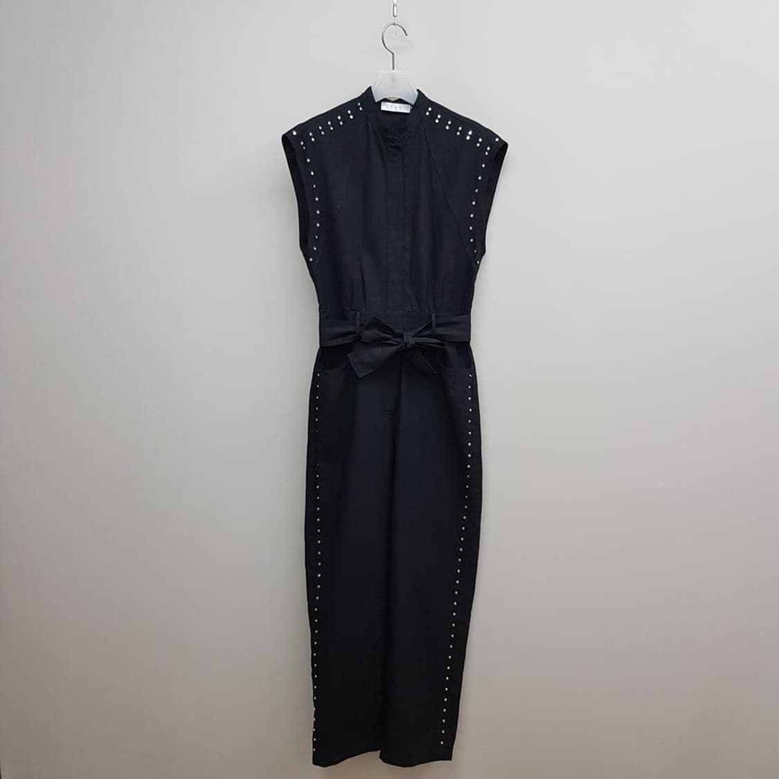 이로 2023 스터드 디테일 벨티드 점프수트 34사이즈(택달린 새제품) 상품이미지2