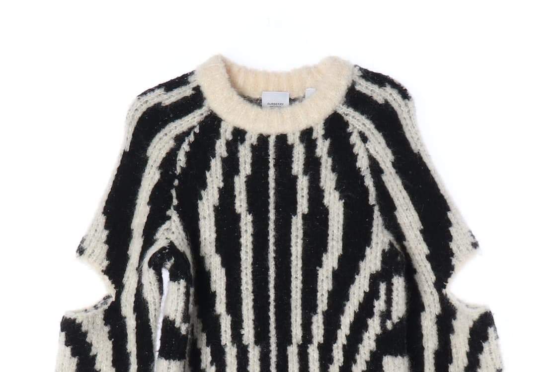 (새상품) 버버리 컷 아웃 오버사이즈 울 캐시미어 니트 스웨터 상품이미지3