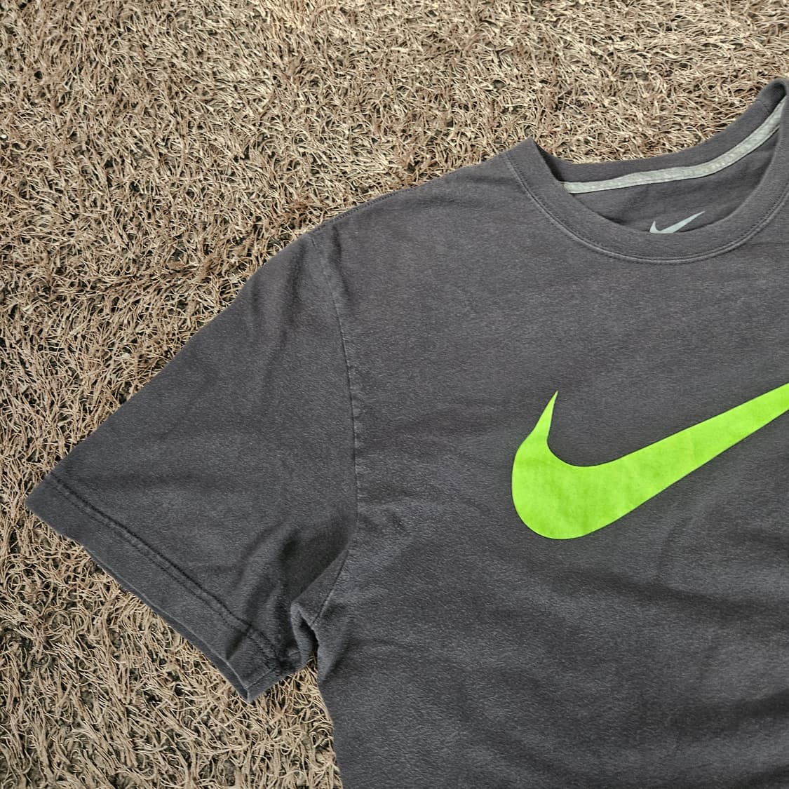 나이키(Nike) 빅 스우시 차콜 루즈핏 반팔티셔츠 XL 상품이미지3