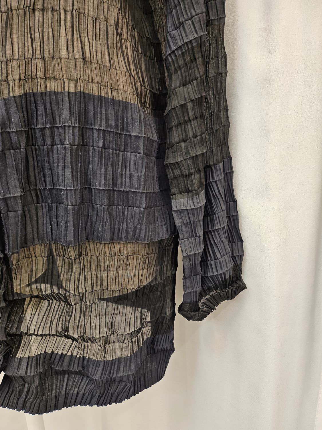 이세이미야케 ISSEY MIYAKE 여성 시스루 자켓 2 상품이미지4