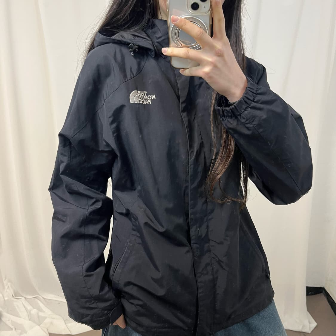 The North Face Black Windbreaker 상품이미지3