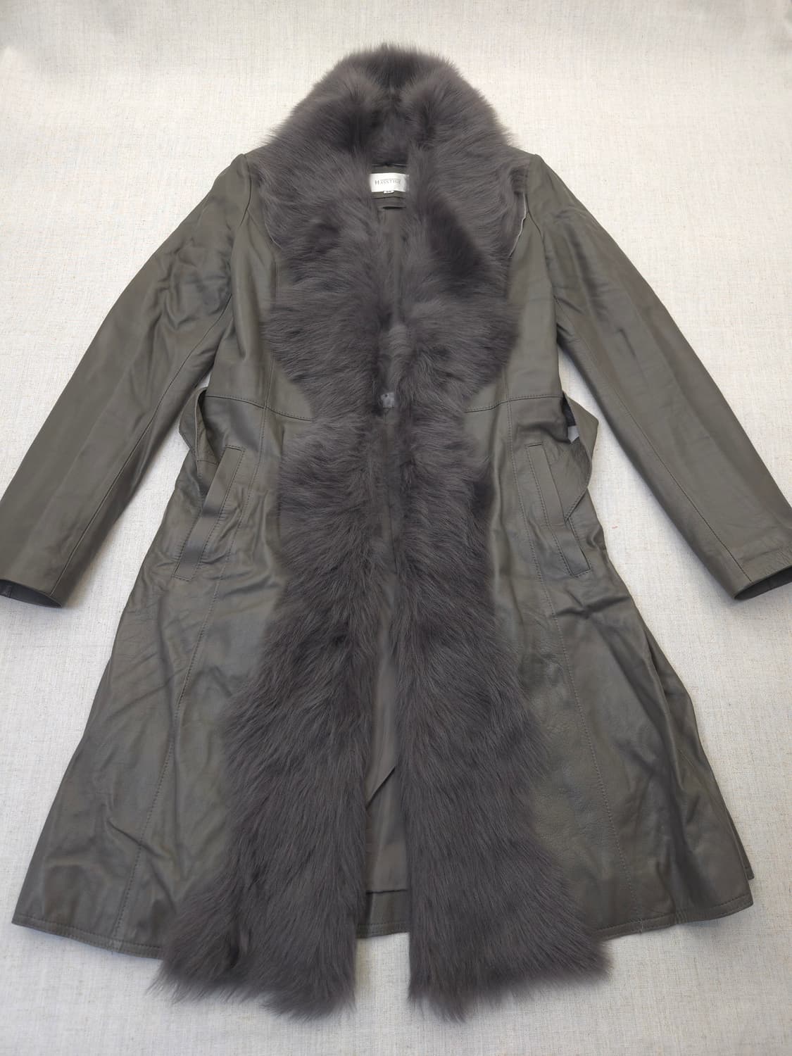 헤스티지 스타일 가죽 롱 코트 폭스퍼 상품이미지1