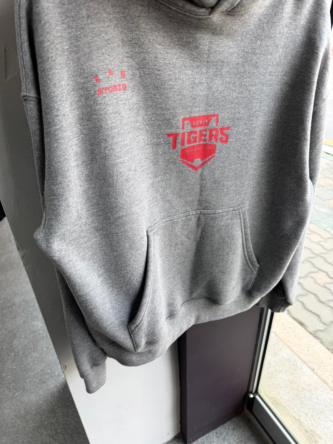 L/ 아이앱스튜디오x기아타이거즈 후드티 상품이미지4