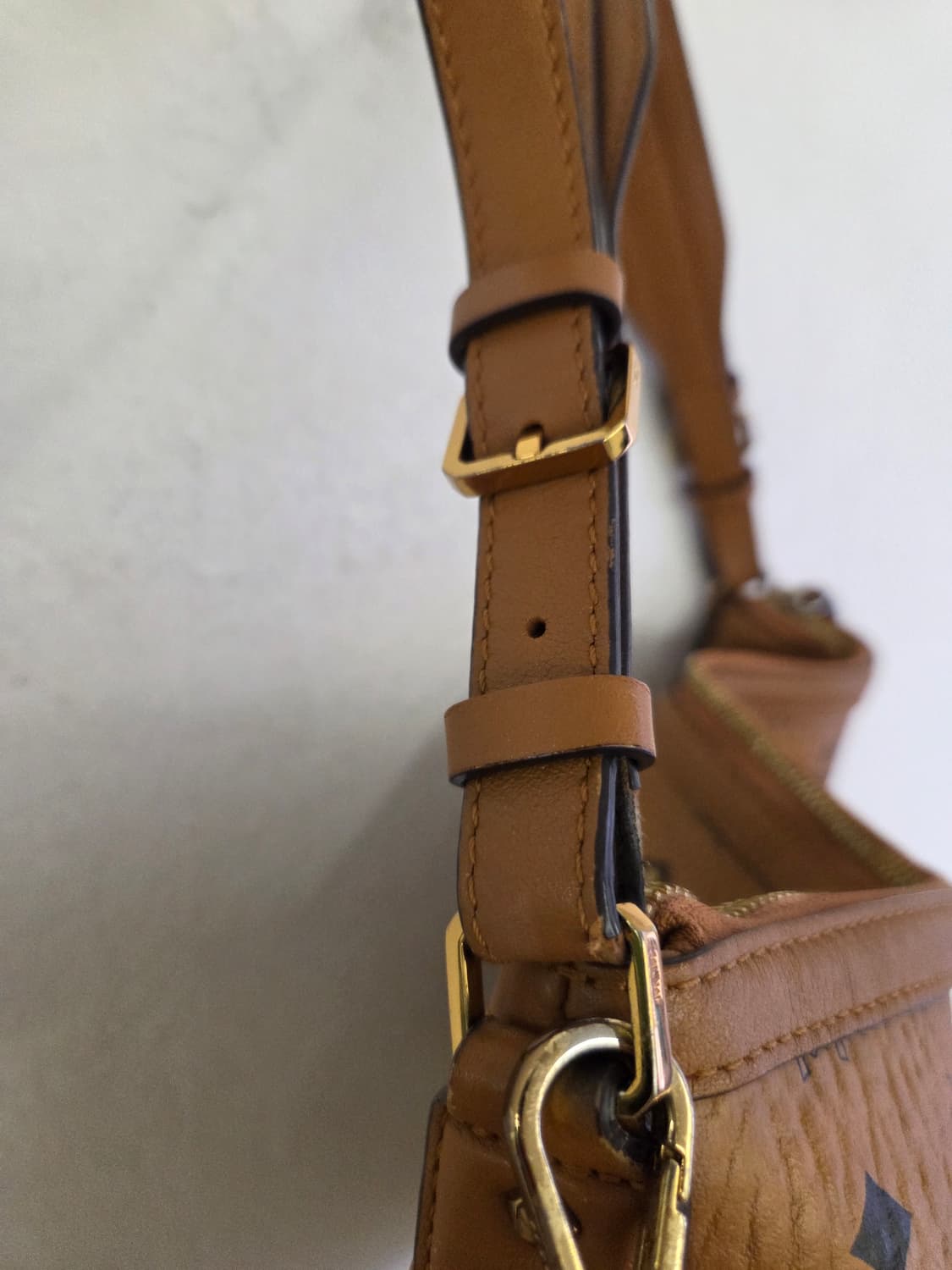 MCM 비세토스 호보백 브라운 상품이미지5