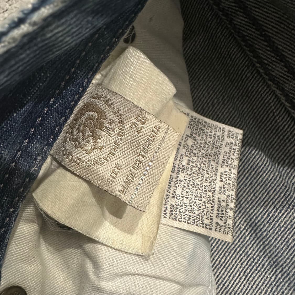 디젤 Diesel 세미 부츠컷 데님팬츠 상품이미지6