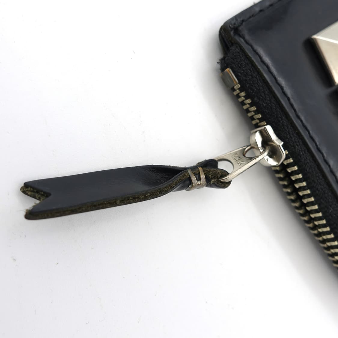 COMME des GARCONS 꼼데가르송 스터드 가죽 코인 지갑 상품이미지6