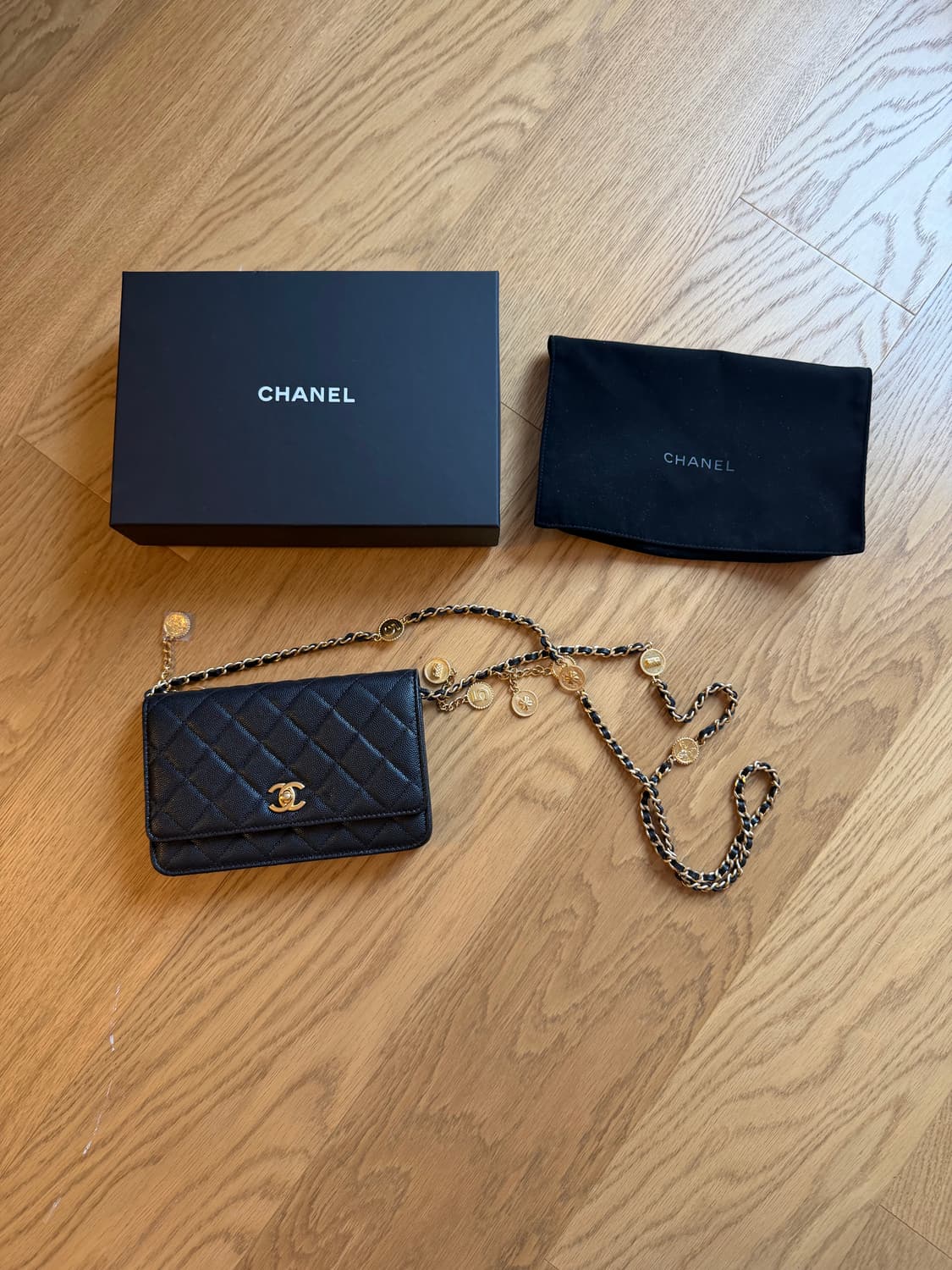 샤넬 클래식 캐비어 WOC 골드코인 상품이미지5