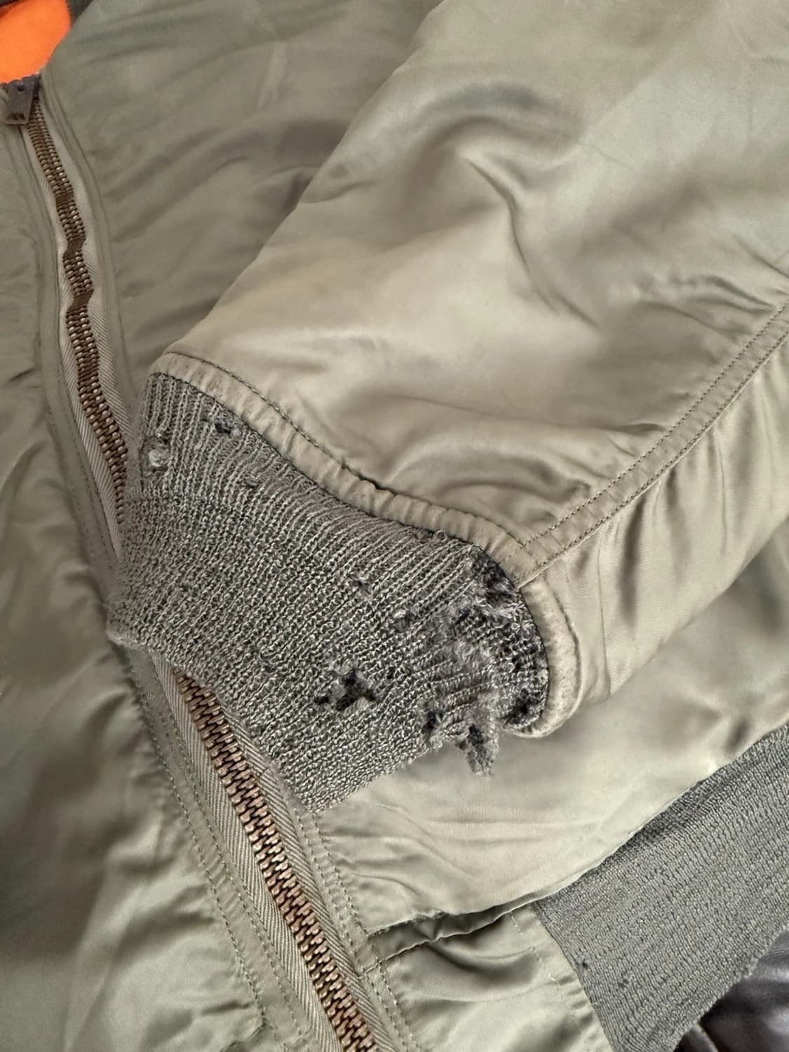 1976s 알파 인더스트리 MA-1 플라이트 붐버 자켓 상품이미지7