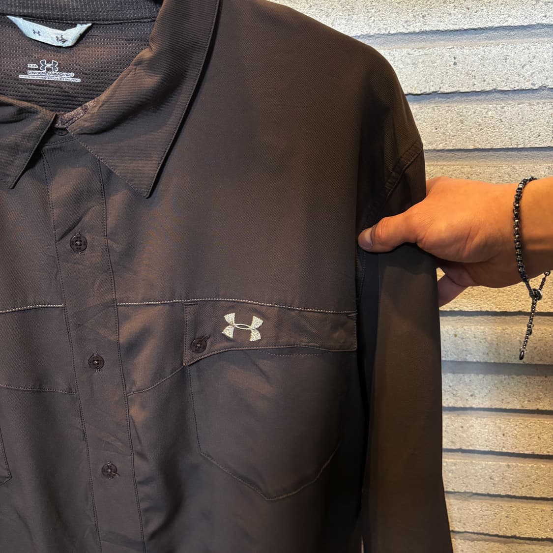 언더아머 체스트포켓 아웃도어 셔츠 라이트웨이트 디테일 브라운 상품이미지6