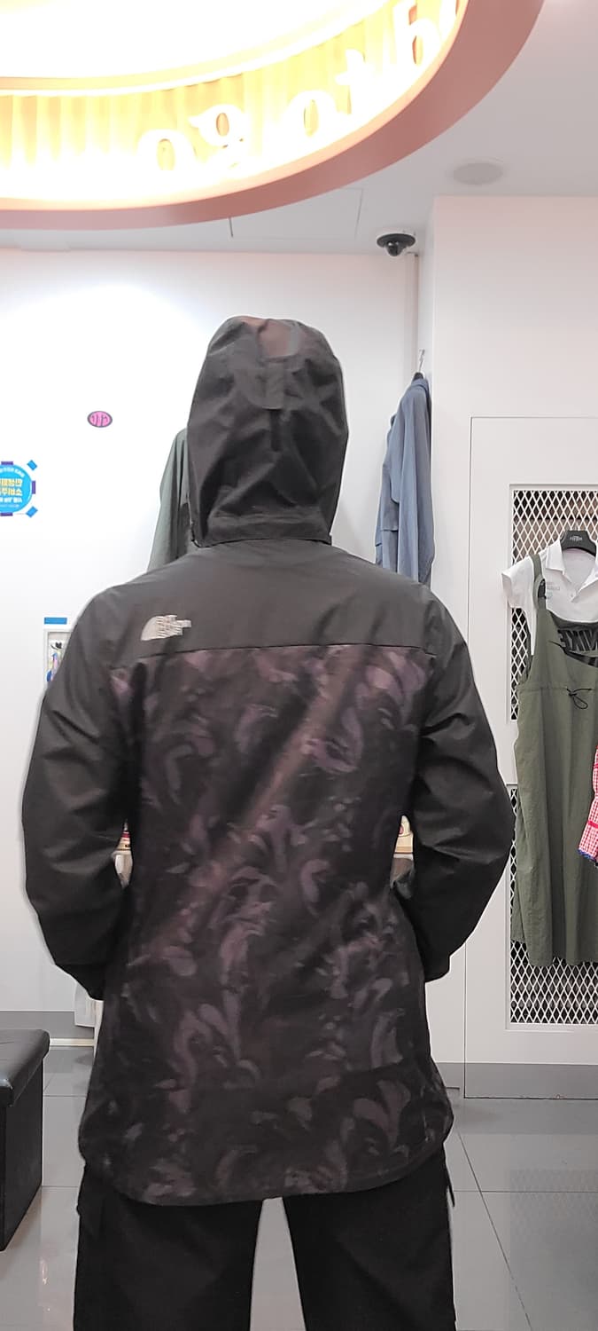 노스페이스 블랙 패턴 바람막이  상품이미지4