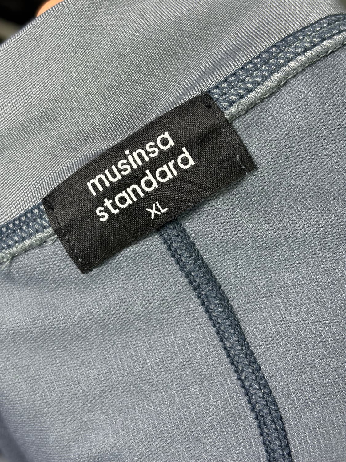 무탠다드 시티 레저 스트럭처드 모크 넥 긴소매 티셔츠 [블루 그레이] 상품이미지3