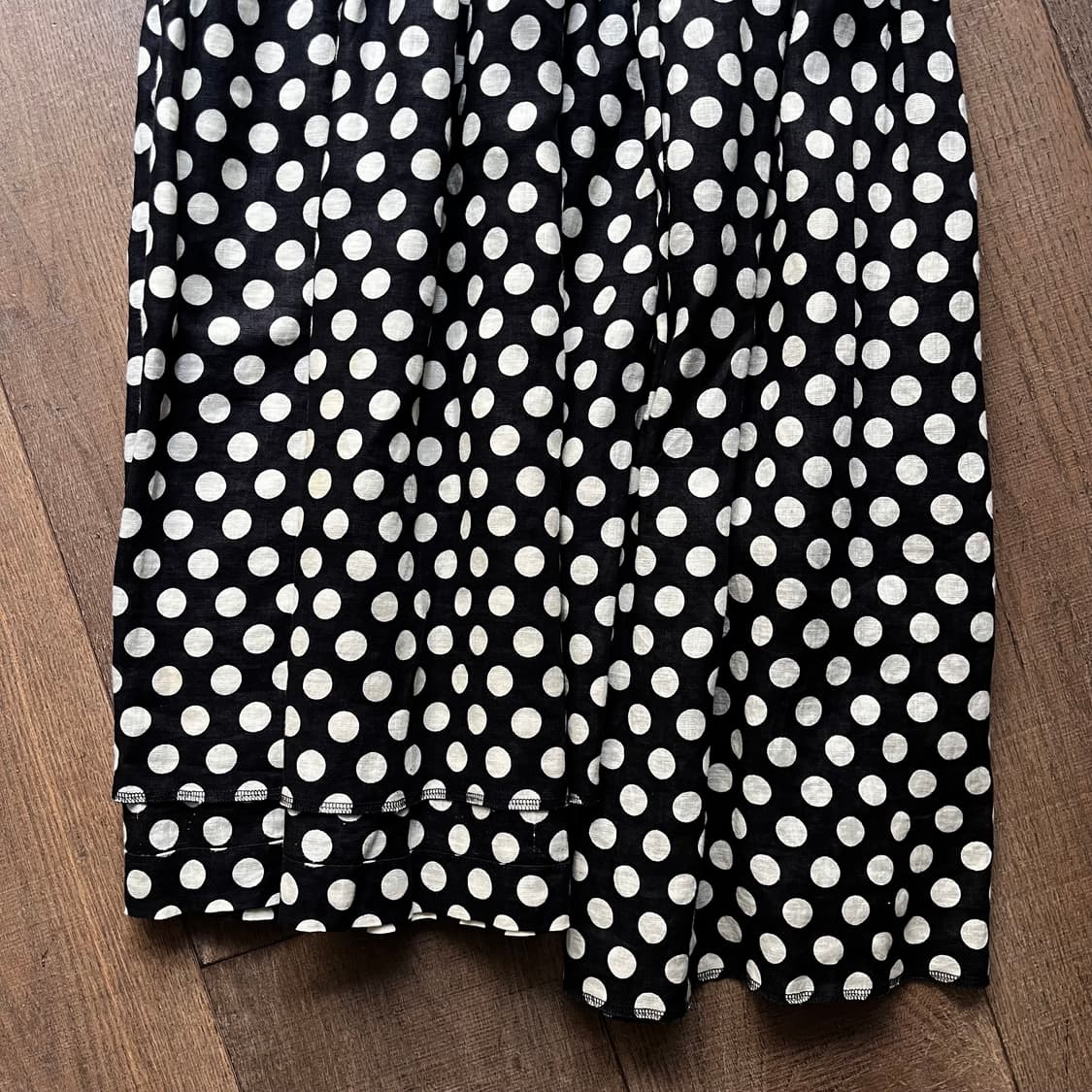 Dot Asymmetry Pleats Skirt 상품이미지5
