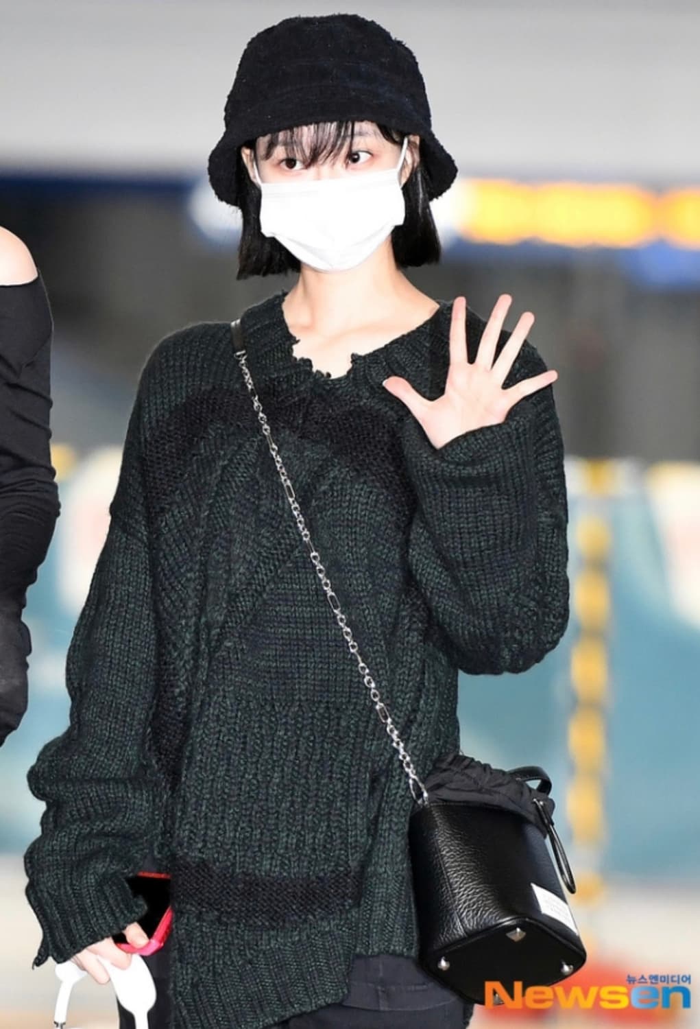 급처 [윈터 착용] MM6 비대칭 니트 스웨터 상품이미지1