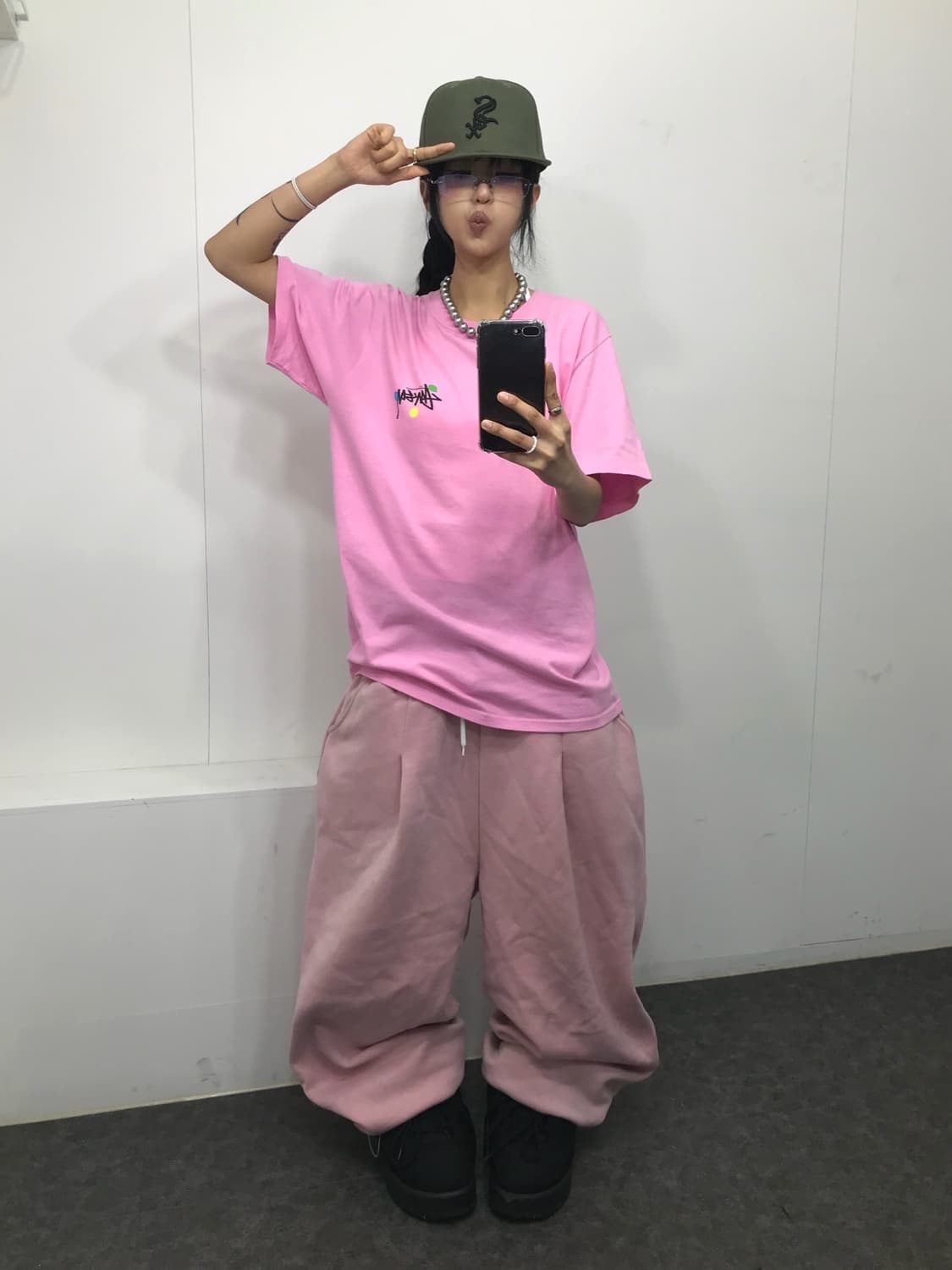 Stussy Dots Pink T-shirt 상품이미지4