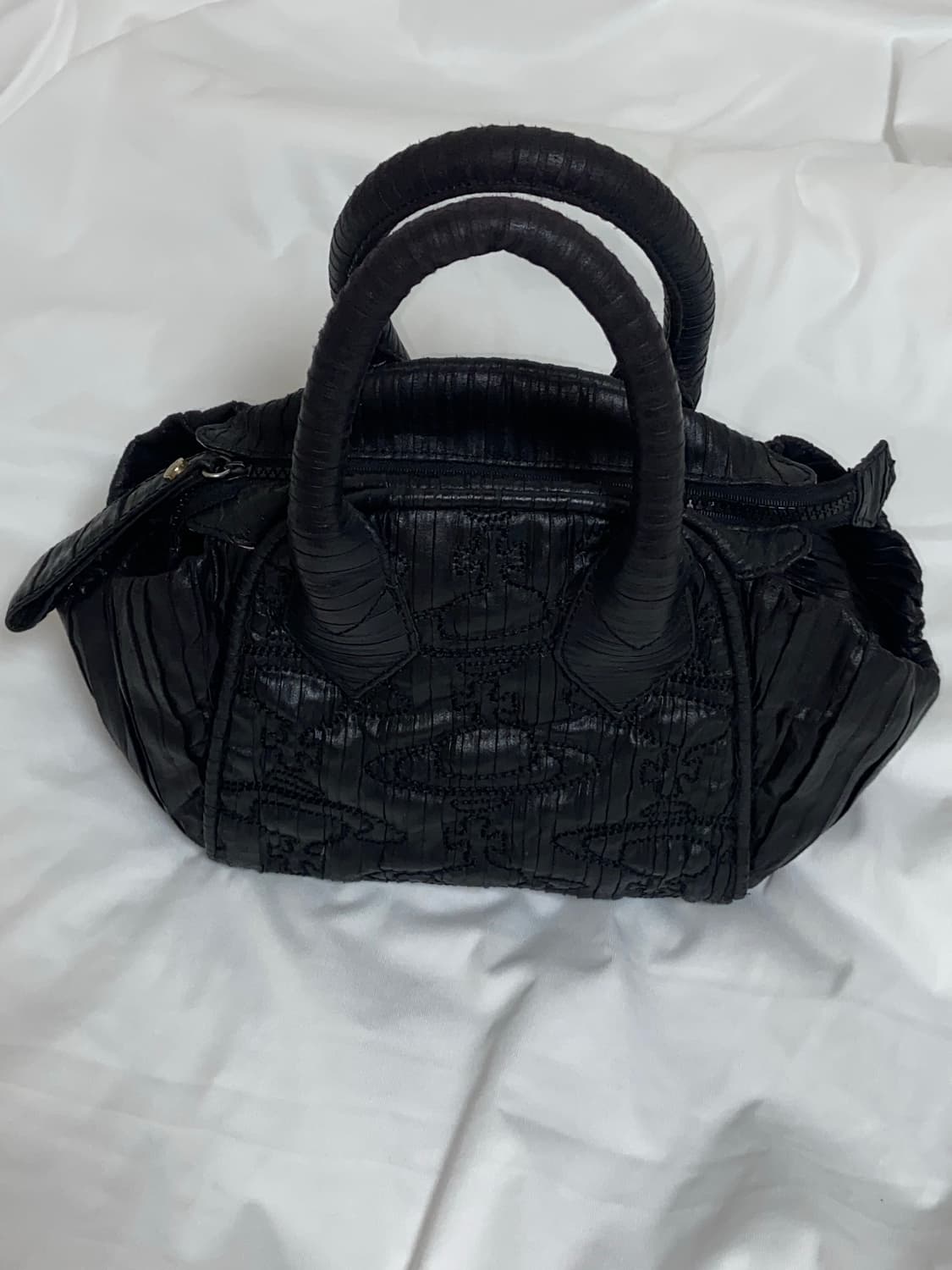 비비안웨스트우드 퀼팅 블랙 토트백 상품이미지9