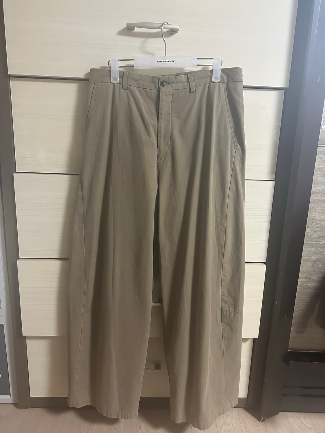 Wide Curve Trousers Beige 상품이미지1