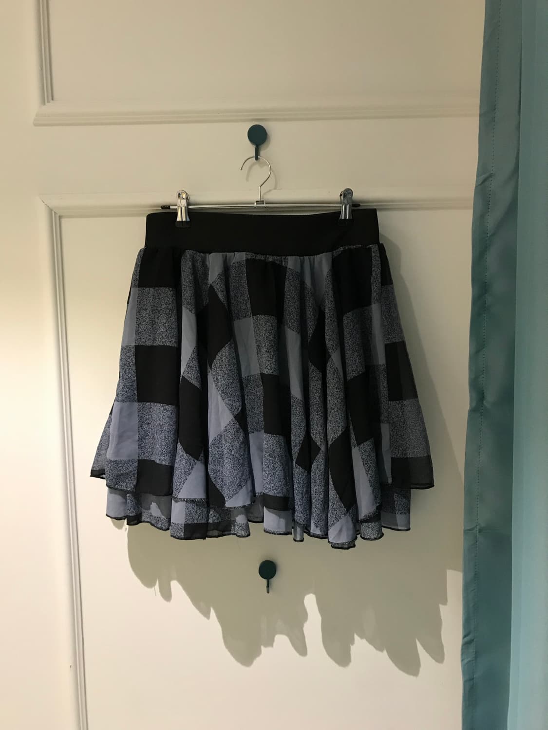 자켓을 벗으면 드러나는 또 다른 결, 차분하게 이어지는 무드:) 상품이미지9