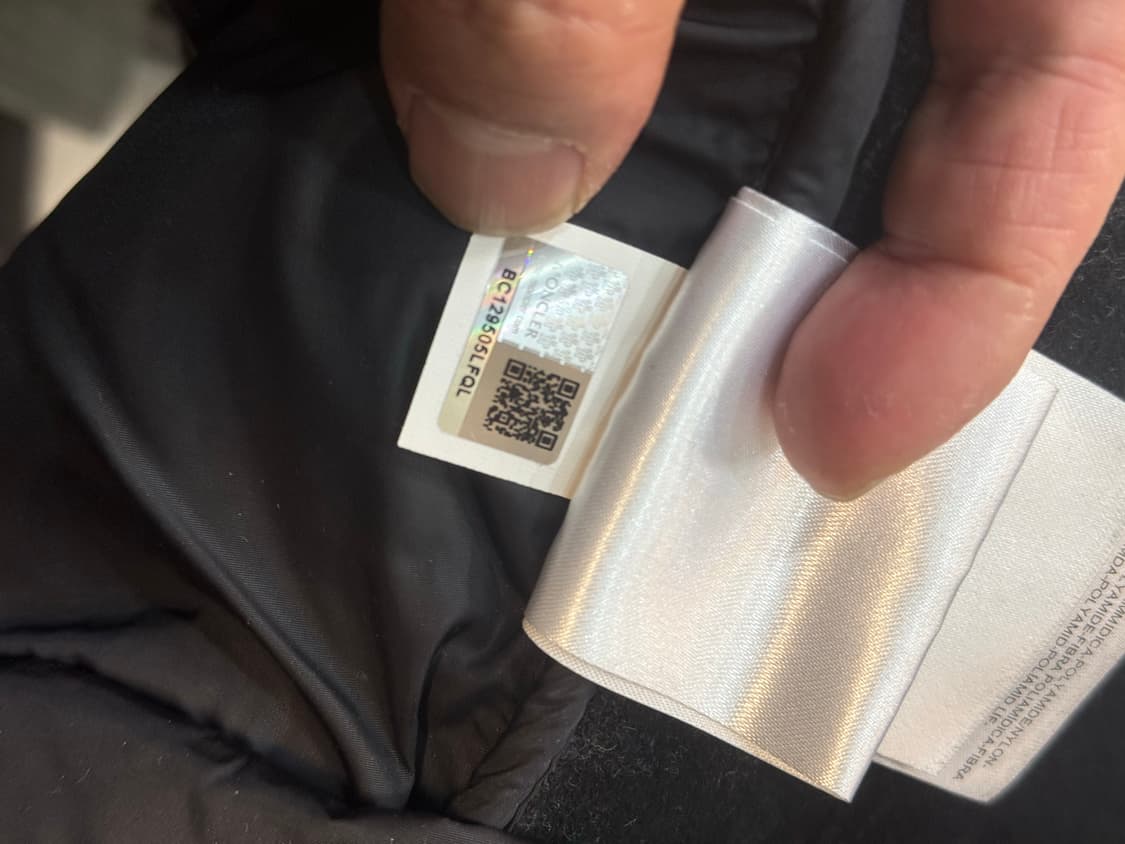 4/105-110 정품 몽클레어 그렉노블 노먼 슈타인 재킷 팝니다 상품이미지8