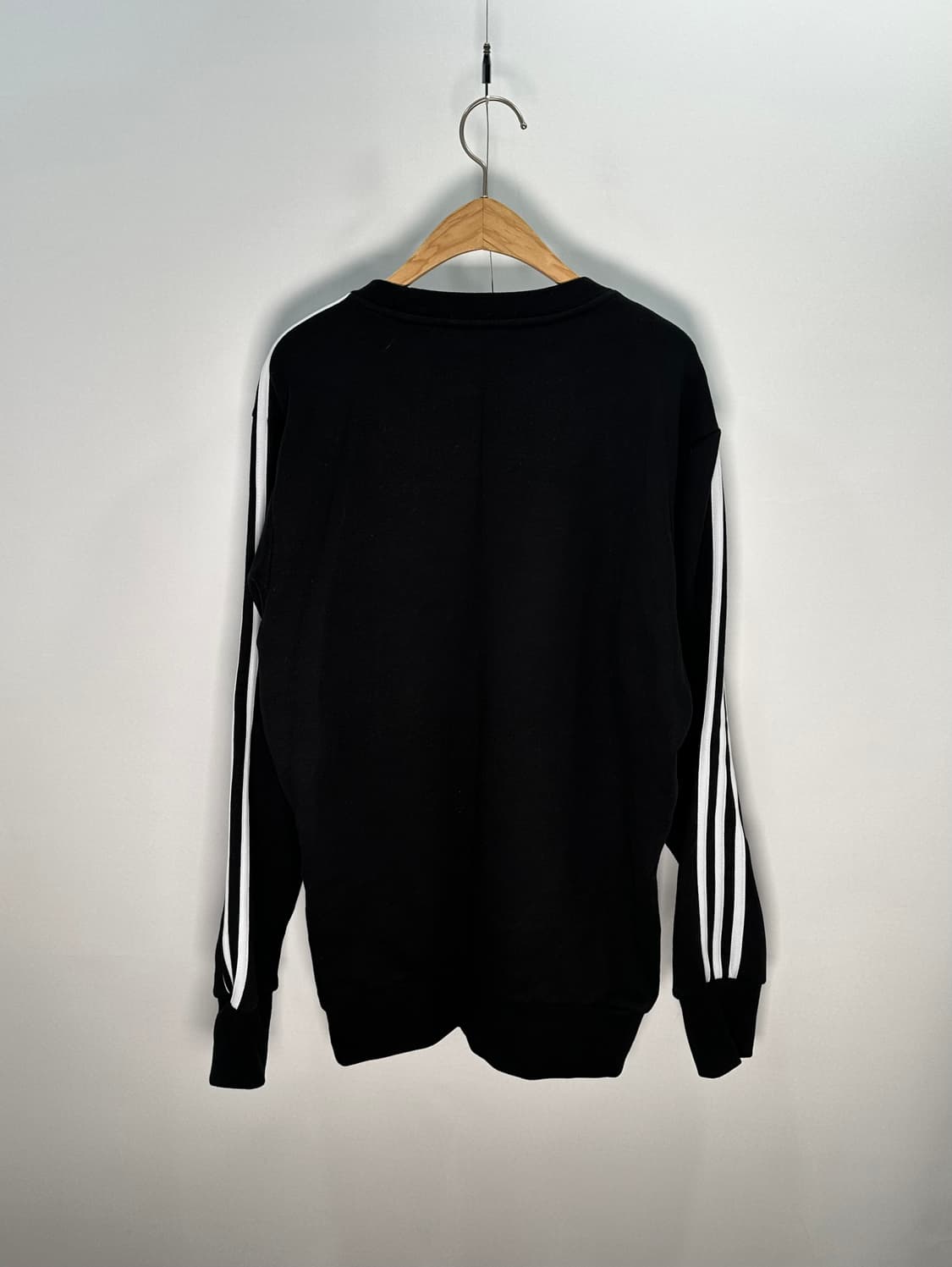 아디다스 검흰 맨투맨 상품이미지4