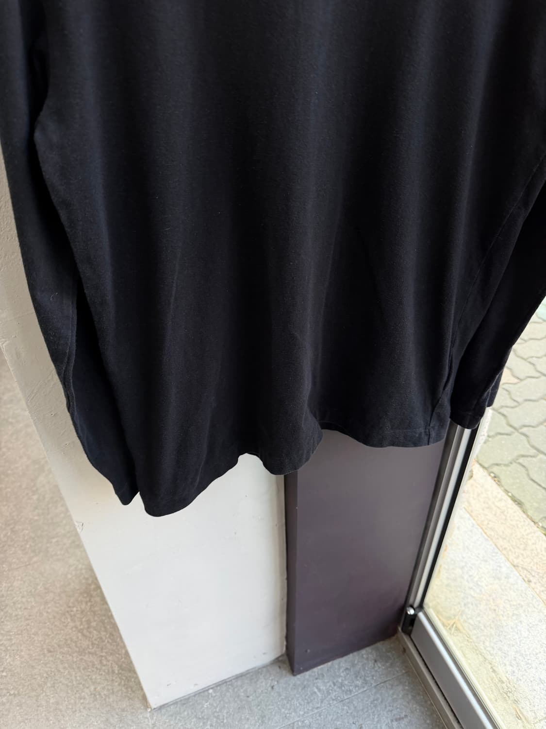 100/ 꼼데가르송 레드와펜 블랙 긴팔티 상품이미지4