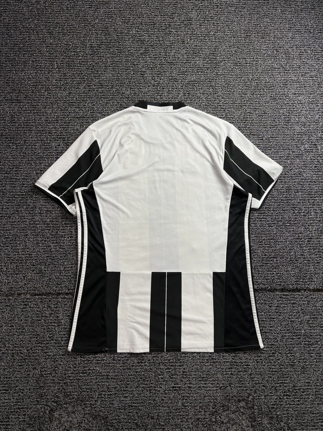 아디다스 유벤투스 FC 레트로 유니폼 2783 상품이미지5