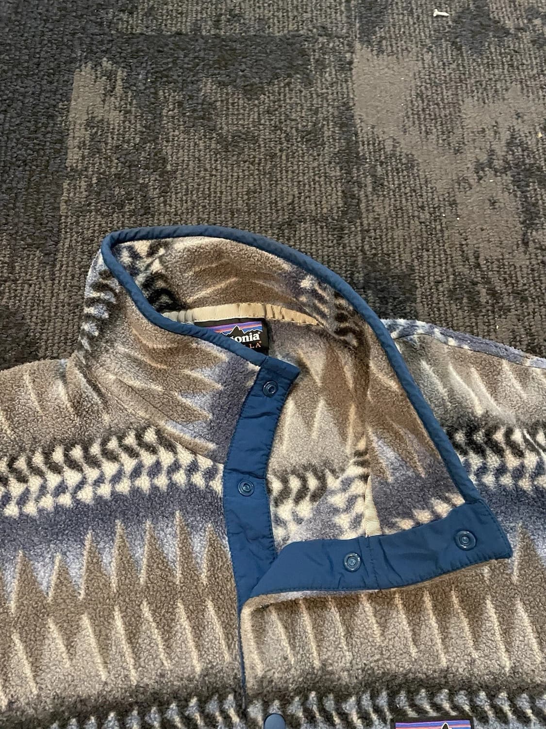 17FW 파타고니아 신칠라 스냅-T 아즈텍 패턴 상품이미지4