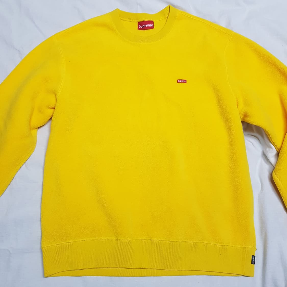 L 슈프림 폴라텍 스몰박스 크루넥 옐로우 맨투맨 상품이미지1