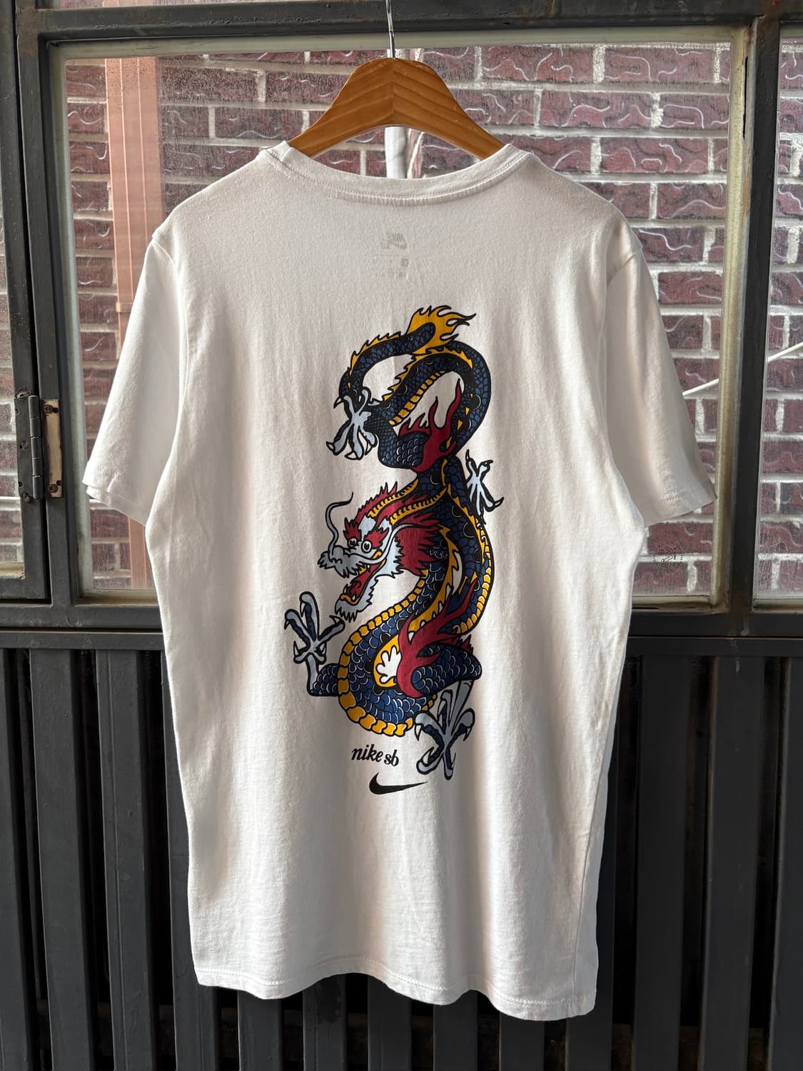 NIKE SB 나이키 드래곤 반팔티 상품이미지1