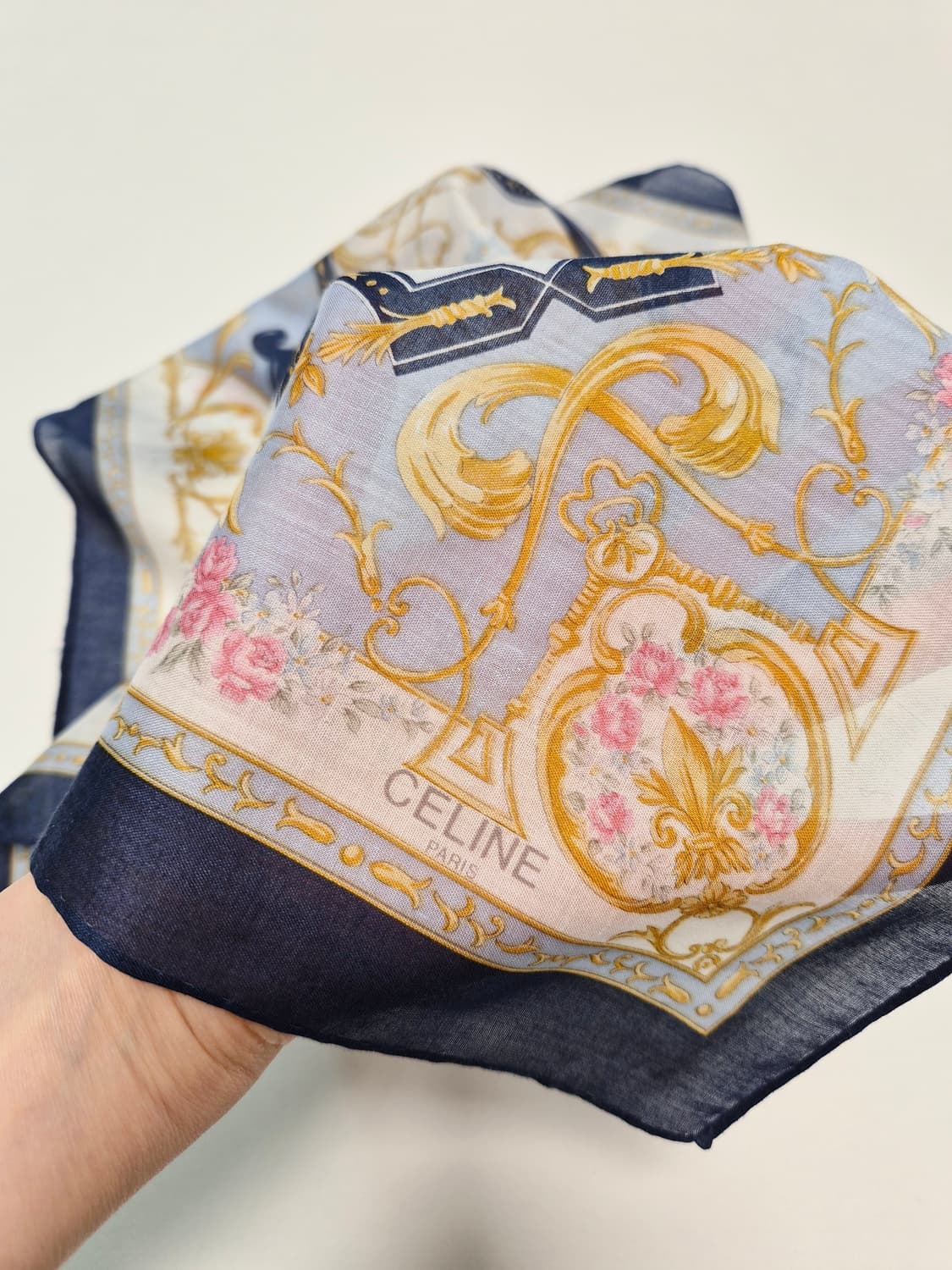 셀린느 쁘띠 스카프 손수건 머플러 상품이미지4