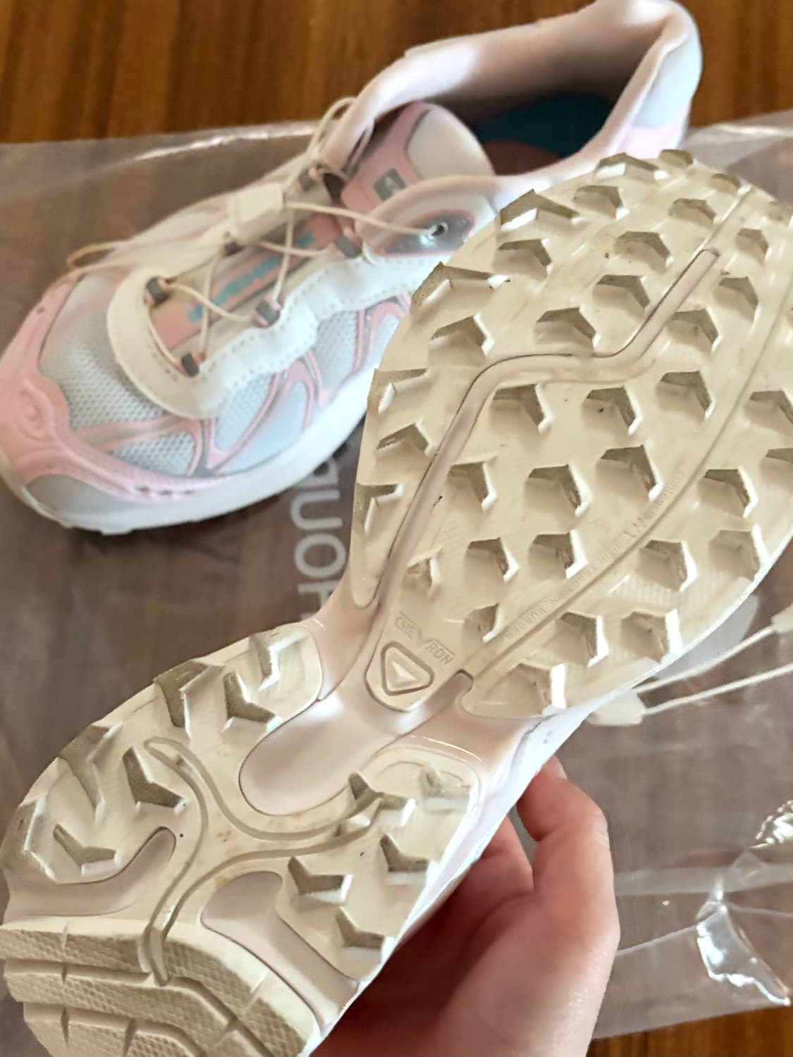 살로몬X비이커 xt-whisper White Icy Pink 230 상품이미지3