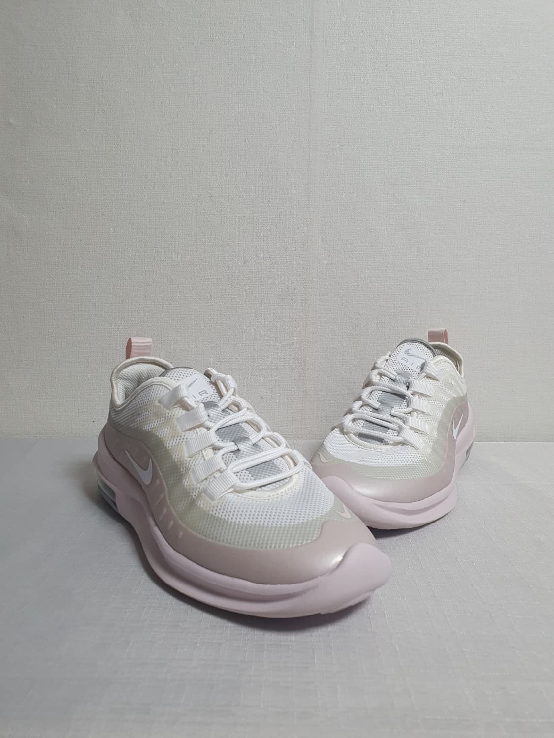 나이키 에어맥스 액시스 화이트 베얼리로즈 240mm 상품이미지3